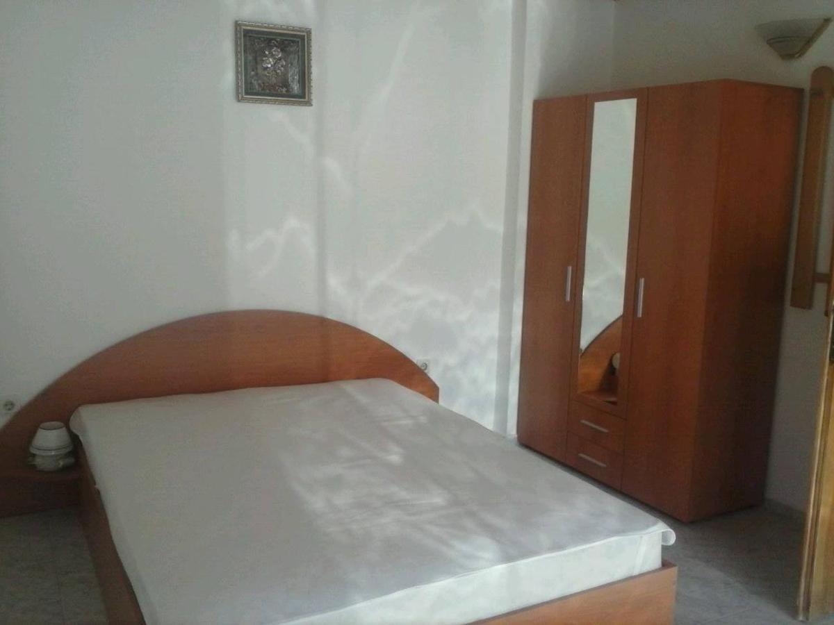 Семеен Хотел Стаси Pomorie Extérieur photo