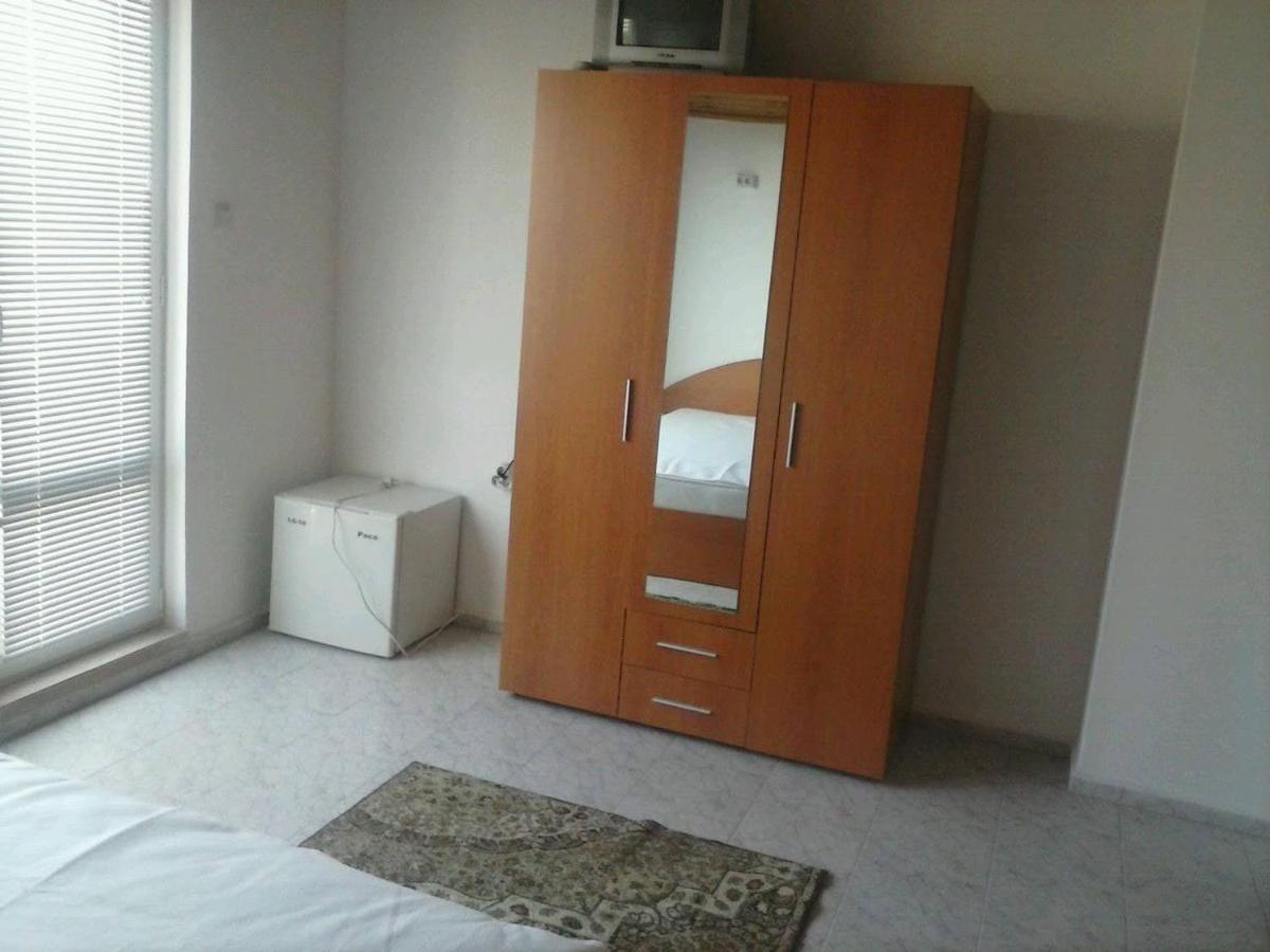 Семеен Хотел Стаси Pomorie Extérieur photo